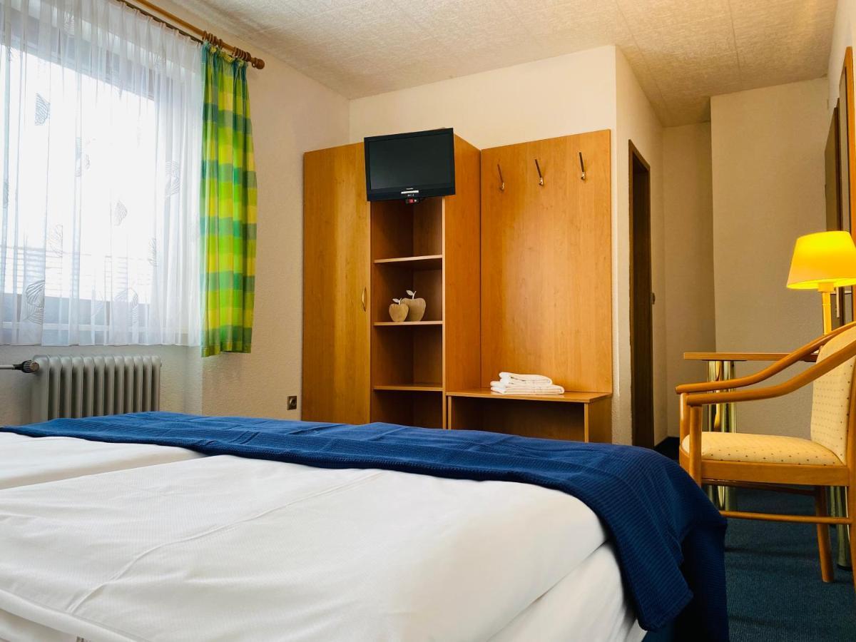 Zum Goldenen Adler Hotell Pfarrweisach Exteriör bild