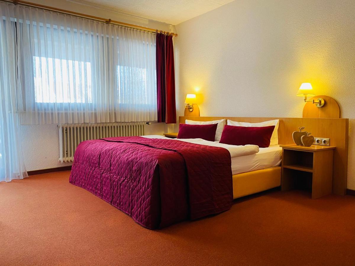 Zum Goldenen Adler Hotell Pfarrweisach Exteriör bild