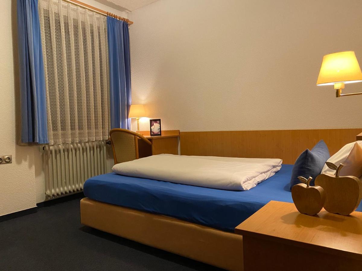 Zum Goldenen Adler Hotell Pfarrweisach Exteriör bild